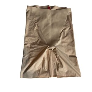 Spanx Trust Your Thinstincts Mid Thigh Shaping Shorts in Natural‎ Womens XS